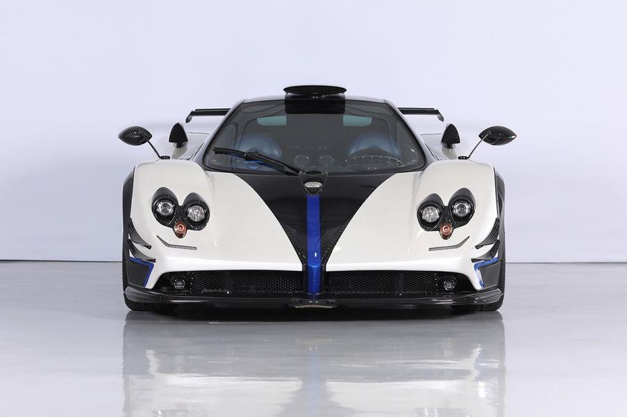  Pagani Zonda 760 Riviera 2017 года  (фото 2 из 15)
